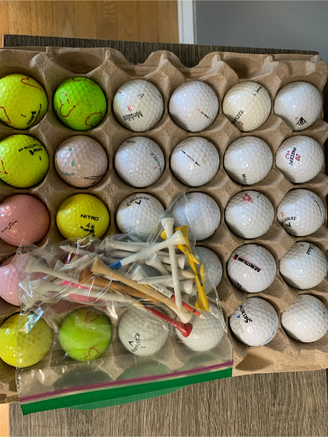 Mixed Golf Balls and Tees