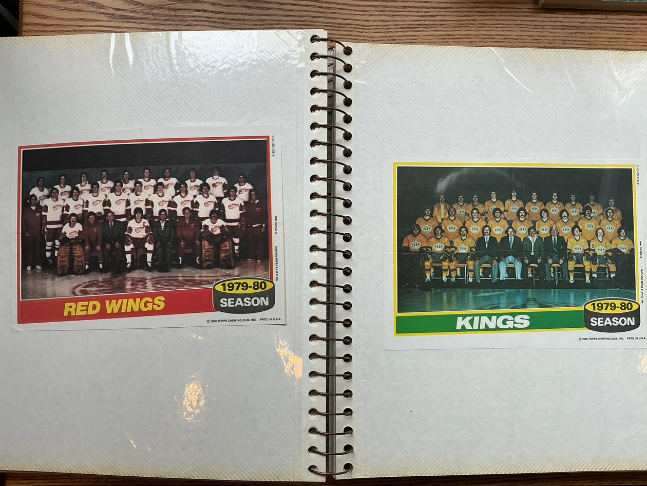 15. 1979-80 NHL Team Pictures In a Binder ! - photo 3