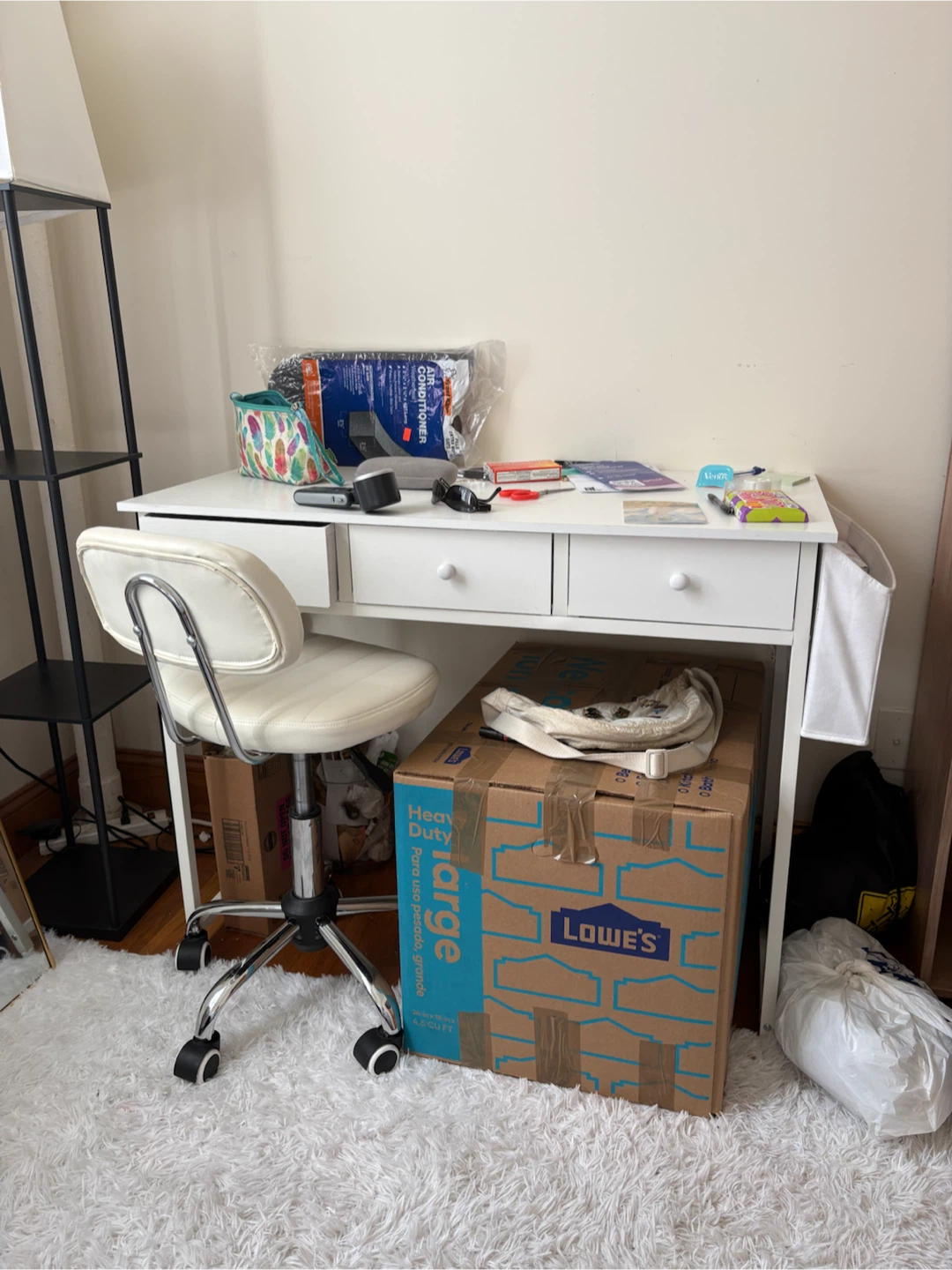 White Desk with Chair - photo 2