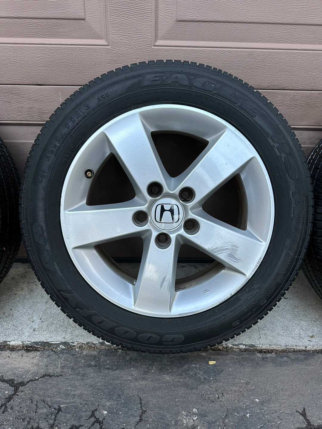 Honda civic rim and tire