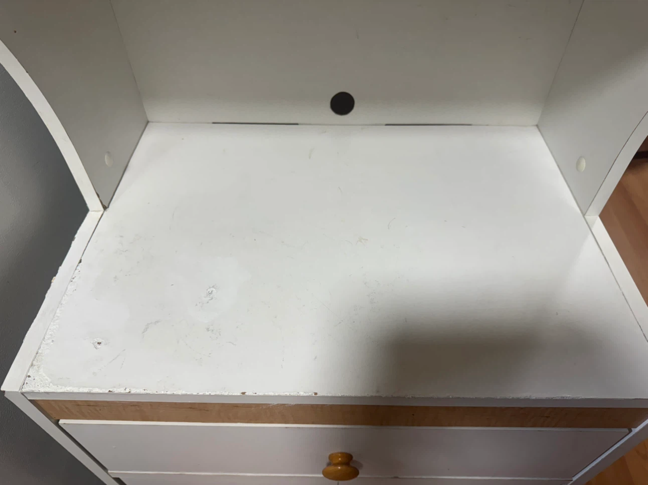 White and wood kitchen hutch - photo 4
