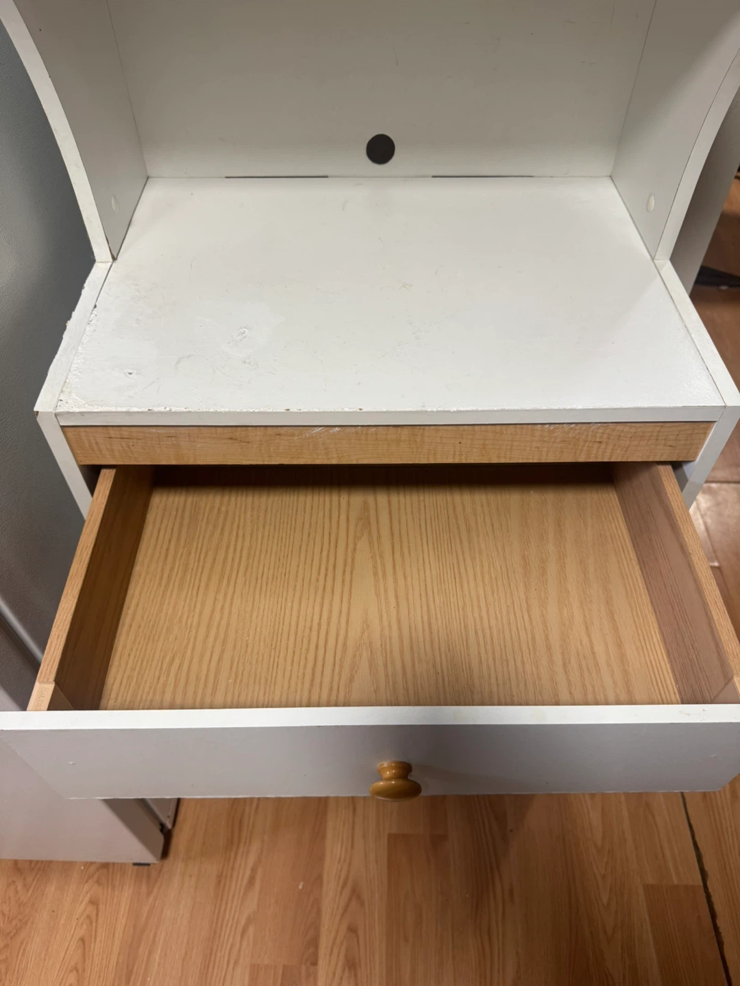 White and wood kitchen hutch - photo 5