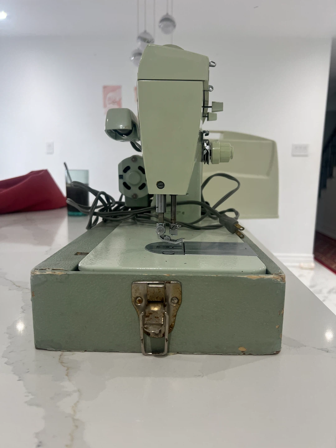 Singer "Ladies Mate" 257 Sewing Machine - photo 3