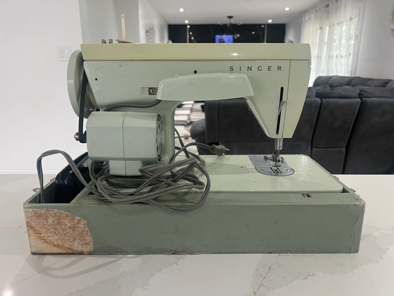 Singer "Ladies Mate" 257 Sewing Machine - photo 4