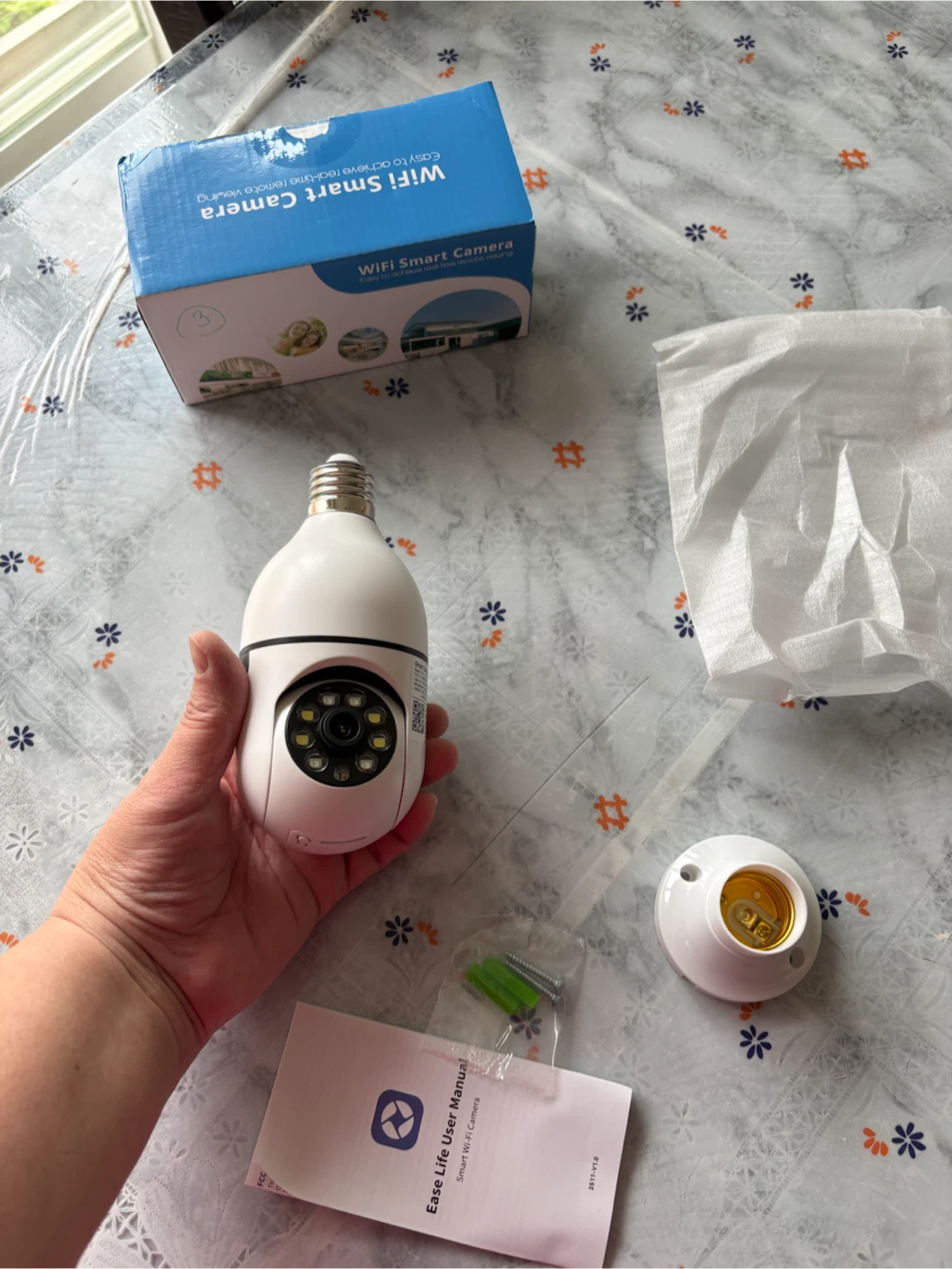 WiFi Smart Bulb Security Camera