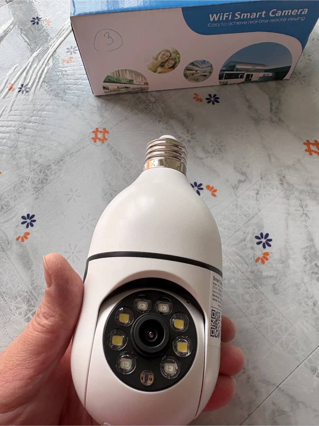 WiFi Smart Bulb Security Camera - photo 2