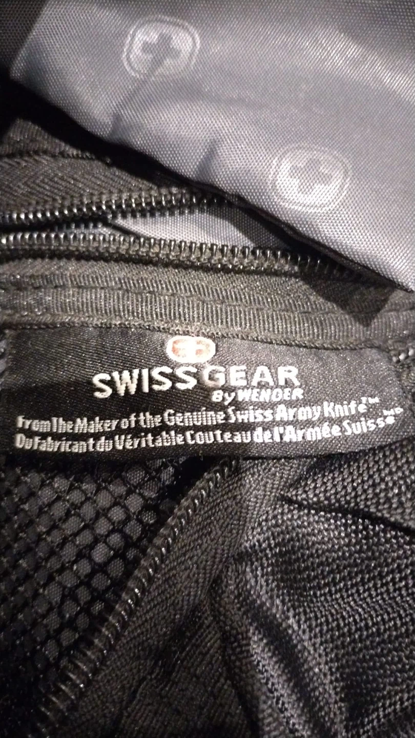 Swiss Gear Sling Bag with RFID Blocking - photo 3