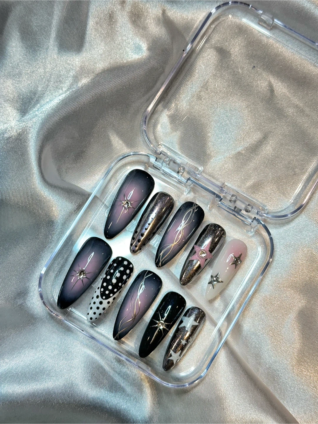 Press on nails - Y2K