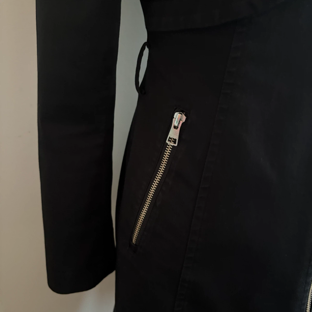 Soia and Kyo Black hooded jacket with zippers - photo 4