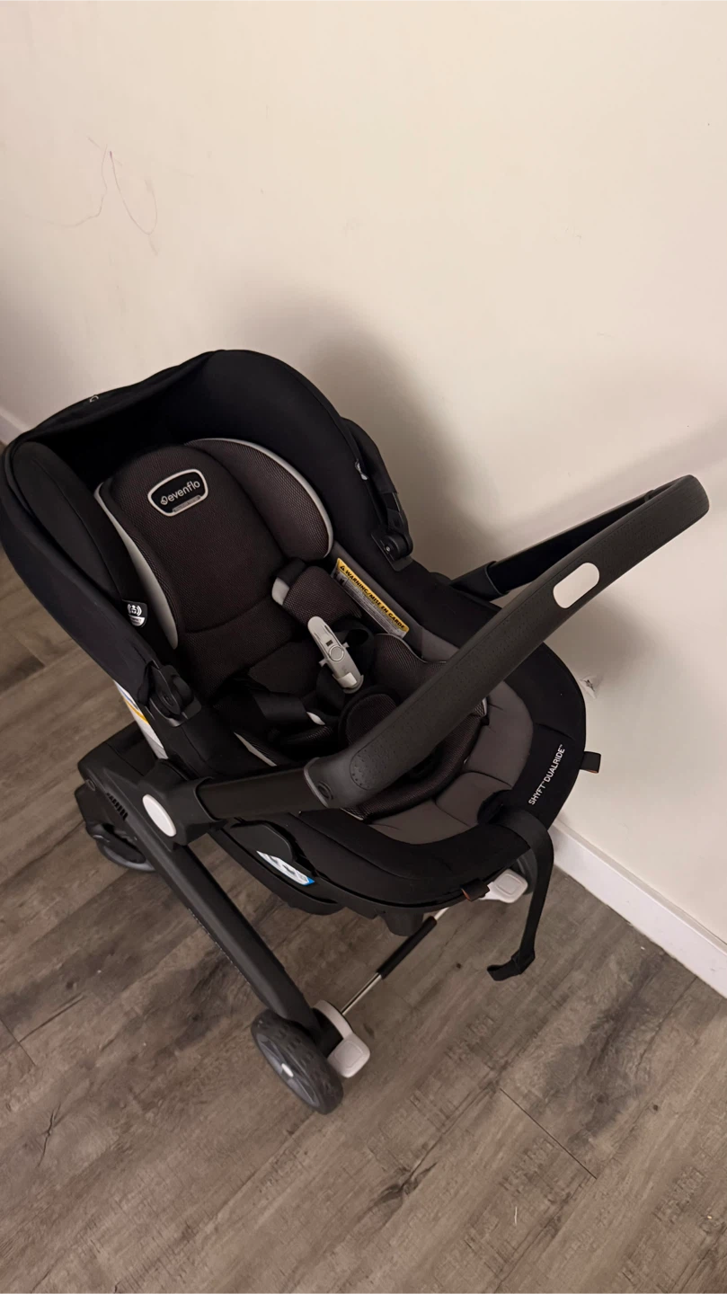 Evenflo Shyft DualRide Infant Car Seat and Stroller Combo - photo 2