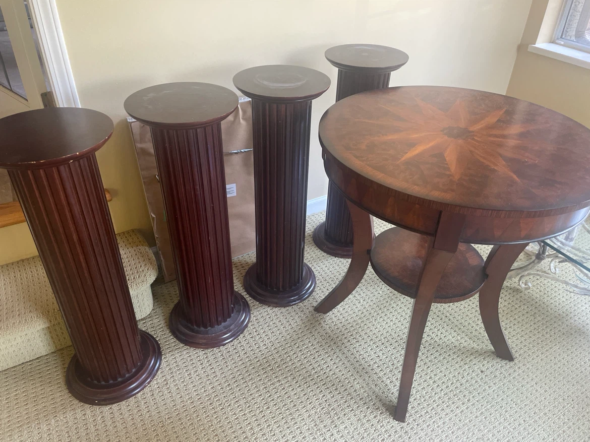 Round Inlay Wood Accent Table with Pedestal