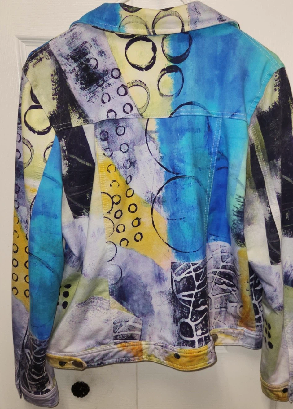Chic Blue Yellow Abstract Print Denim Jacket - photo 3