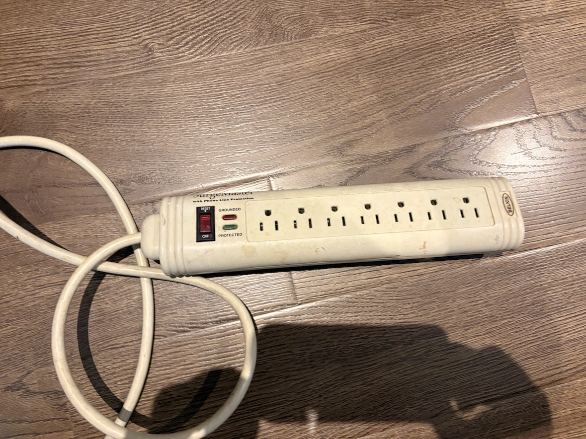 Surge Protector Power Strip 5ft - photo 2