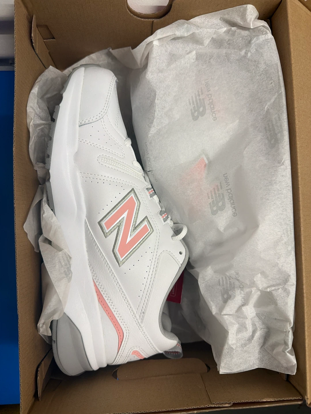 New Balance 608v5 Women's White Running Shoes Size 9.5