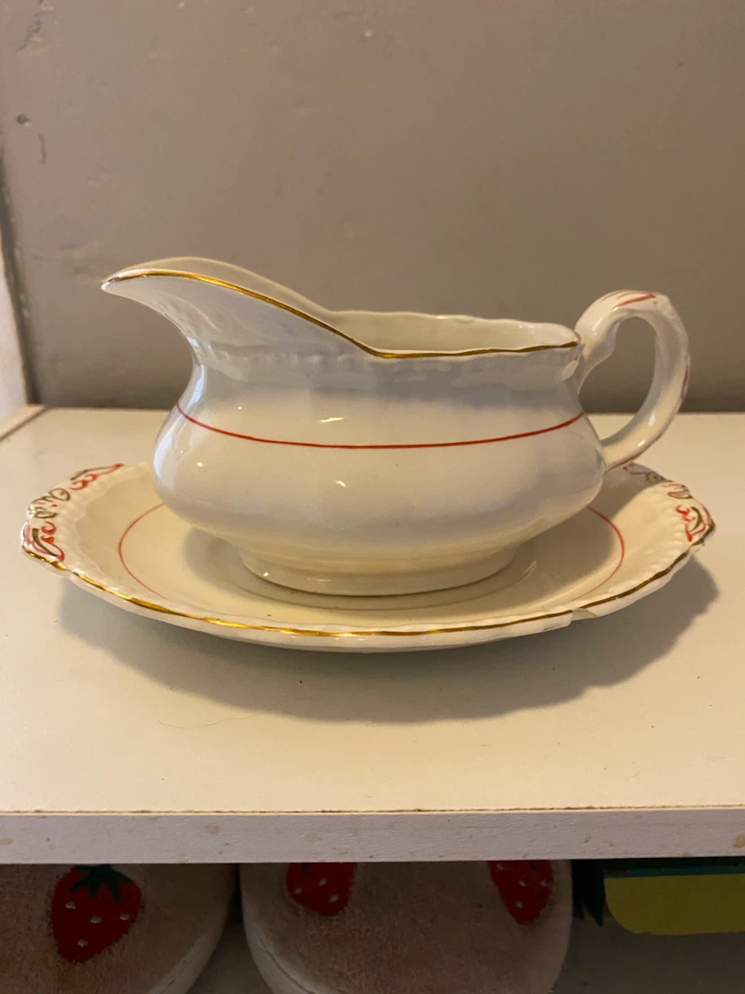 Grindley "Creampetal" Gravy Boat and Saucer Set
