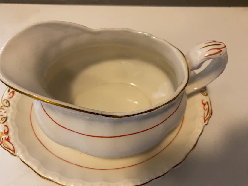 Grindley "Creampetal" Gravy Boat and Saucer Set - photo 2