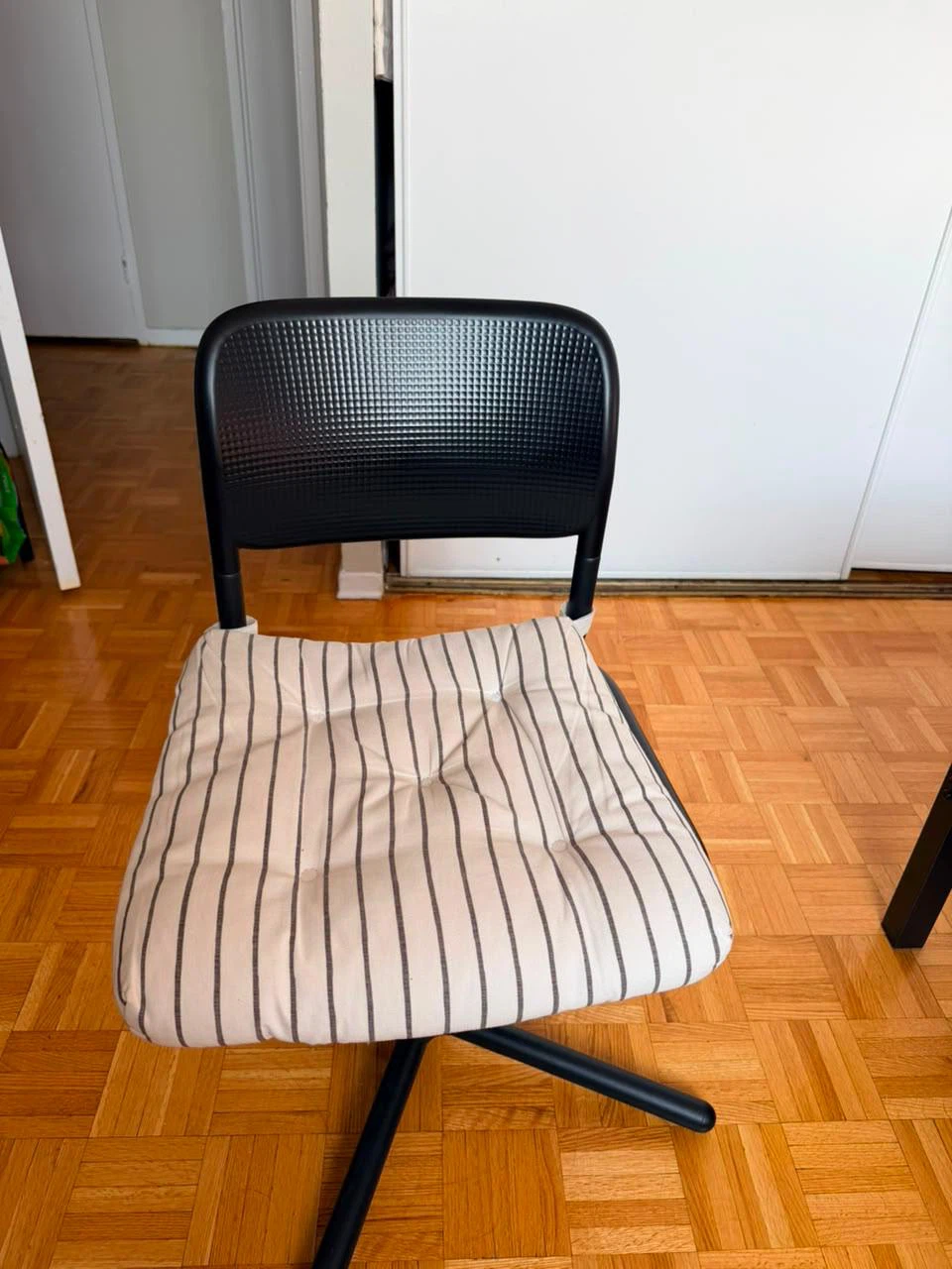 Black Office Chair with Striped Cushion and table - photo 3