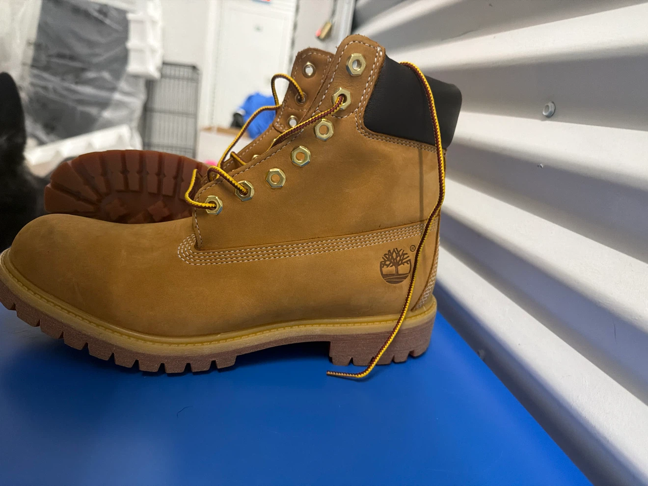Timberland Classic Waterproof Boots Size 9.5 - photo 3