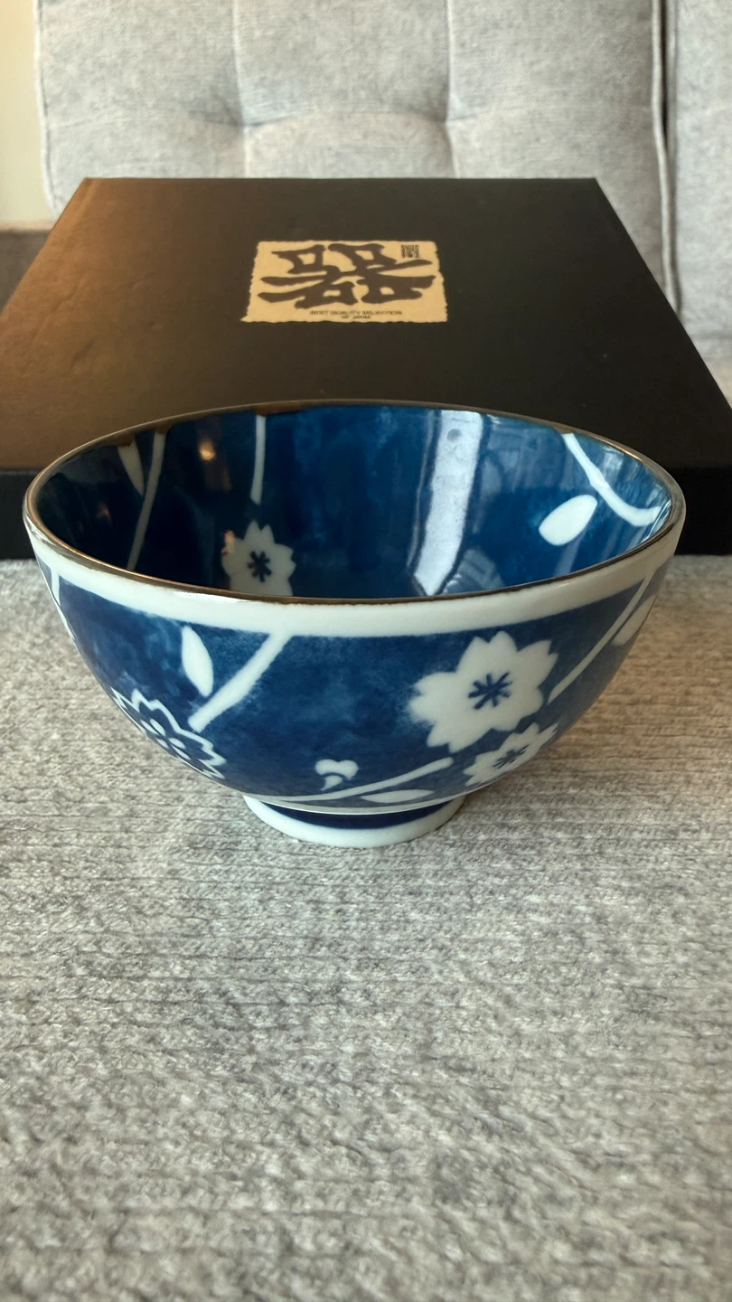 Made in Japan 🇯🇵 Blue & White Floral Bowls Box Set of 4 - photo 3