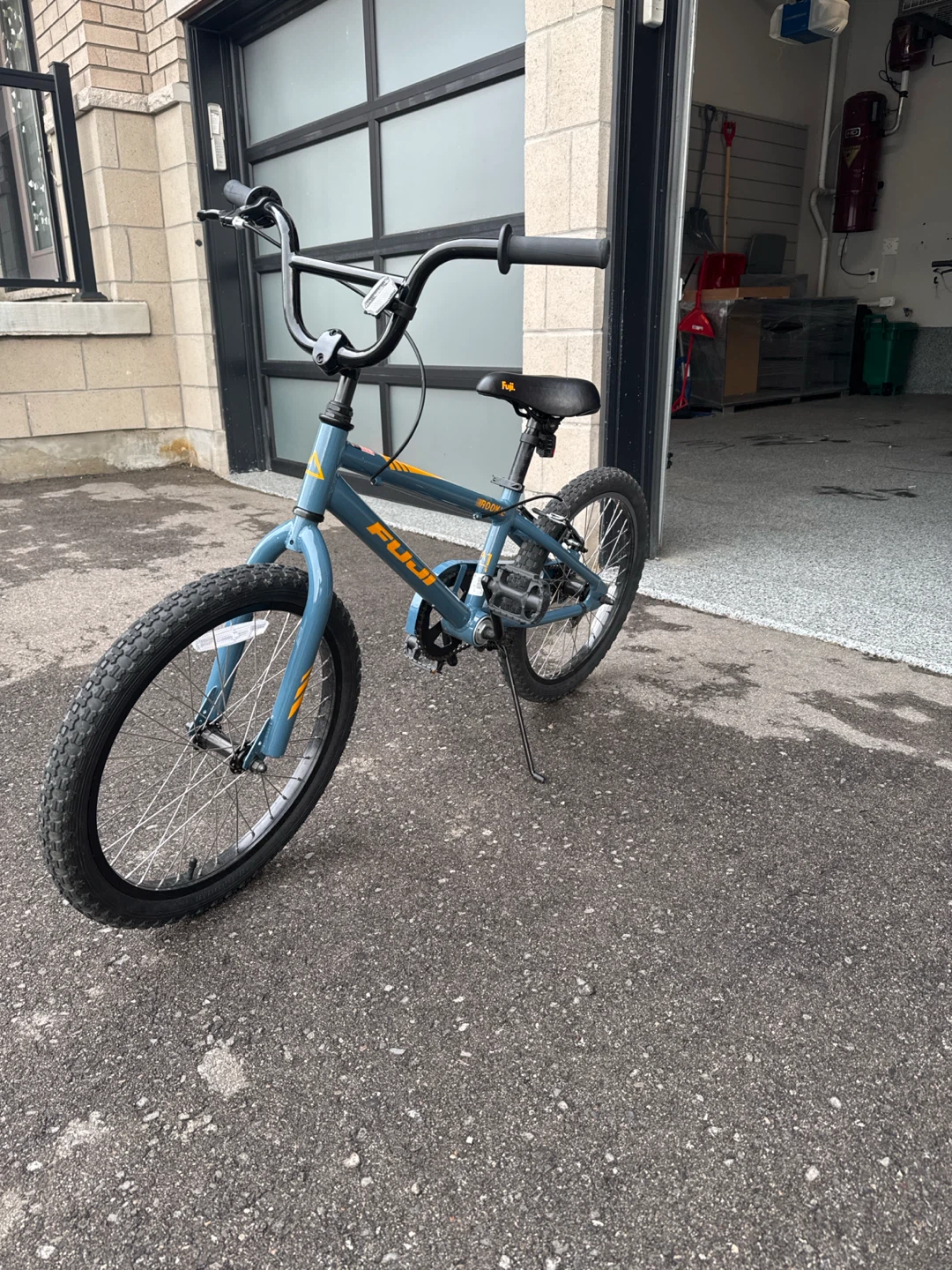 * BRAND NEW *Fuji Rookie 20" BMX Bike - Slate Grey