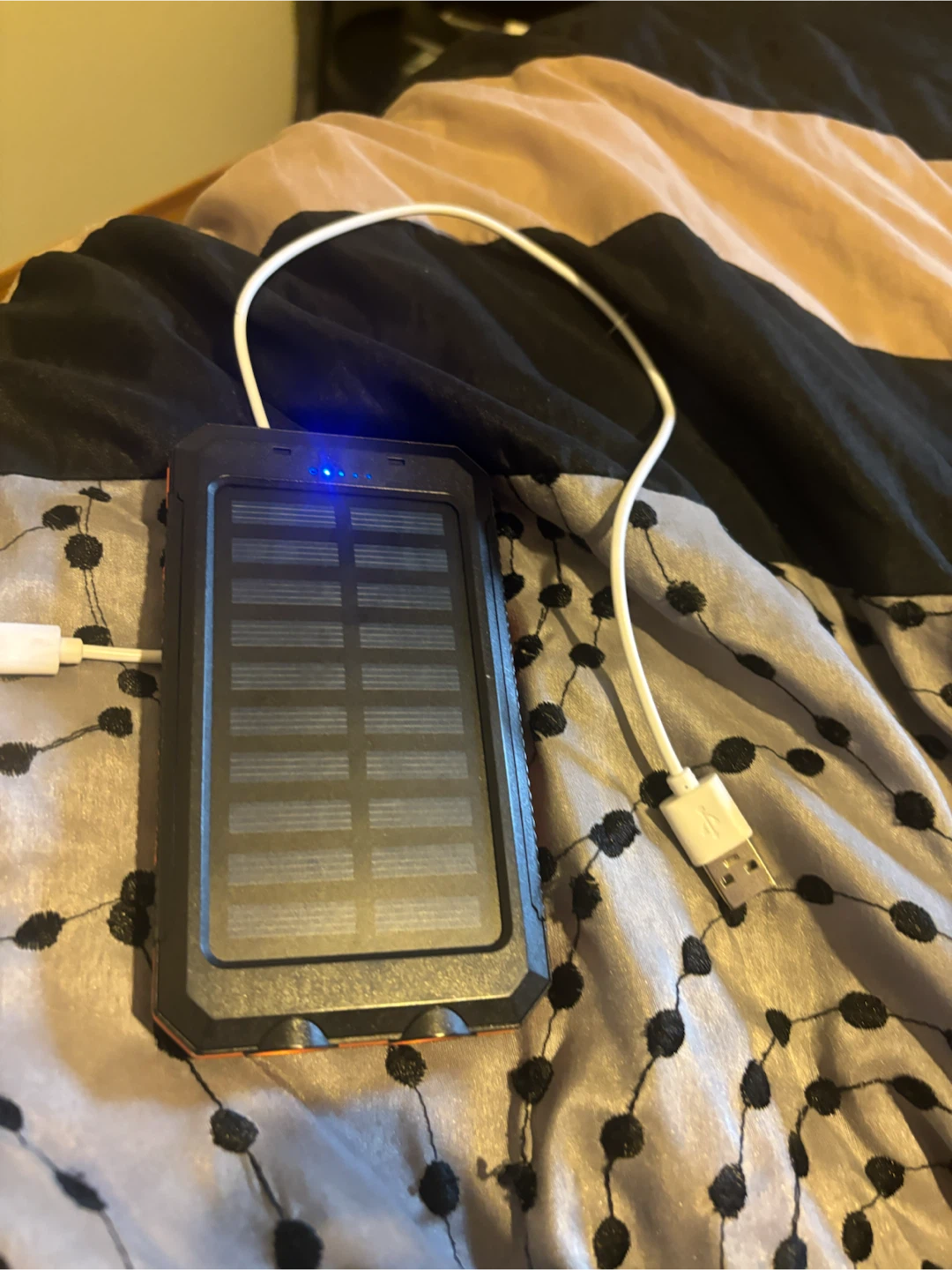 Solar Power Bank Charger - photo 2