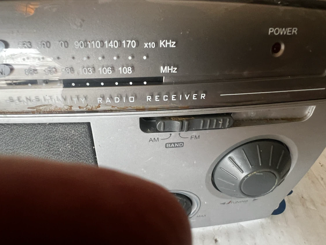 AudioLogic AM/FM Radio Receiver - photo 3