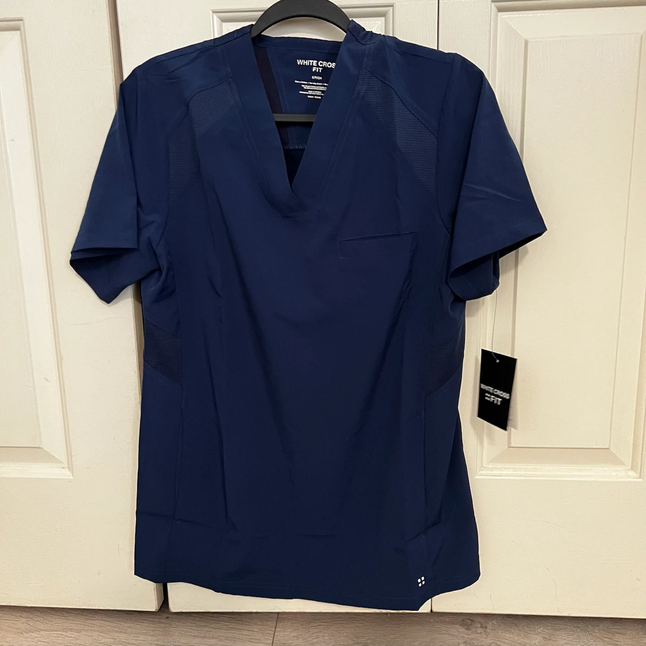 scrub top - photo 4