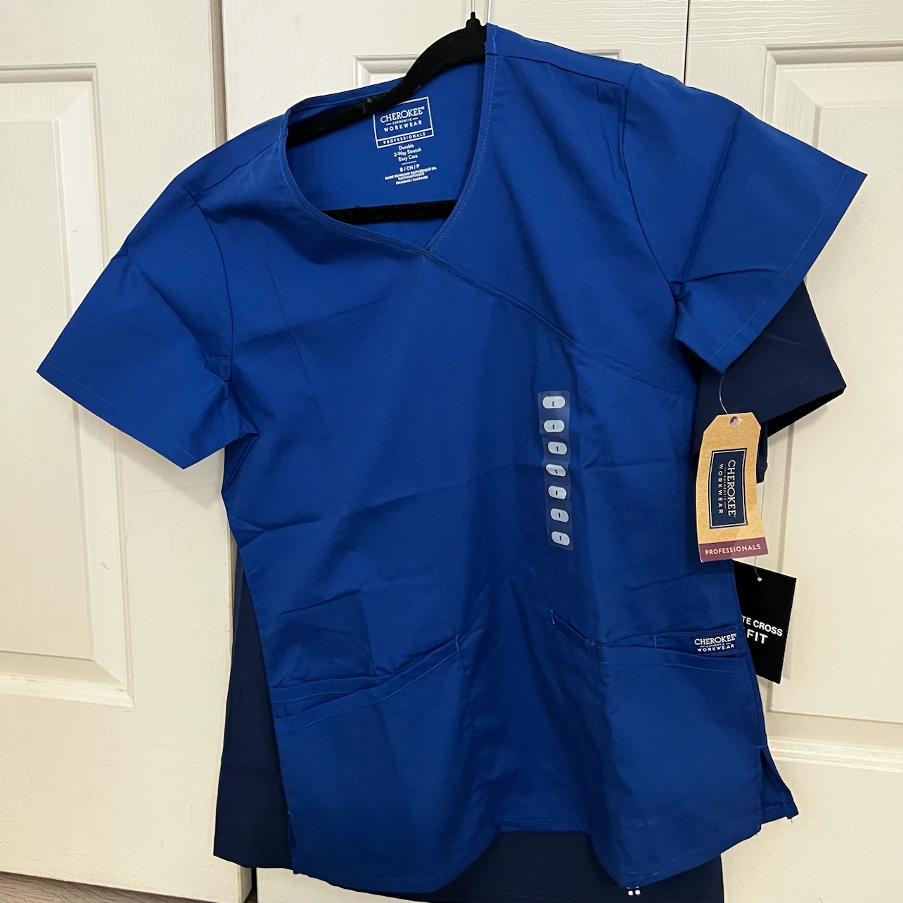 scrub top - photo 5
