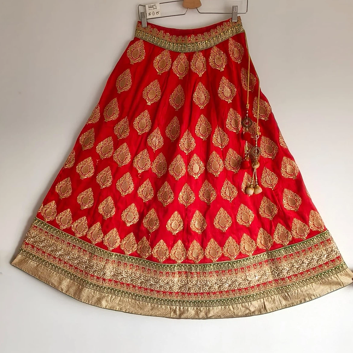Red orange Embroidered Lehenga Skirt - photo 2