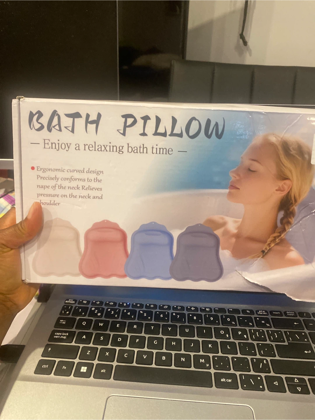 Bath Pillow with Ergonomic Curved Design