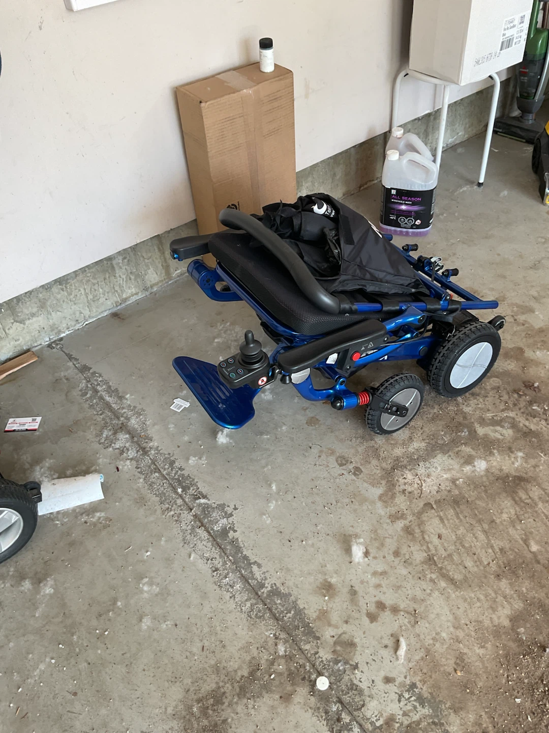 Lightweight electric wheelchair. - photo 2