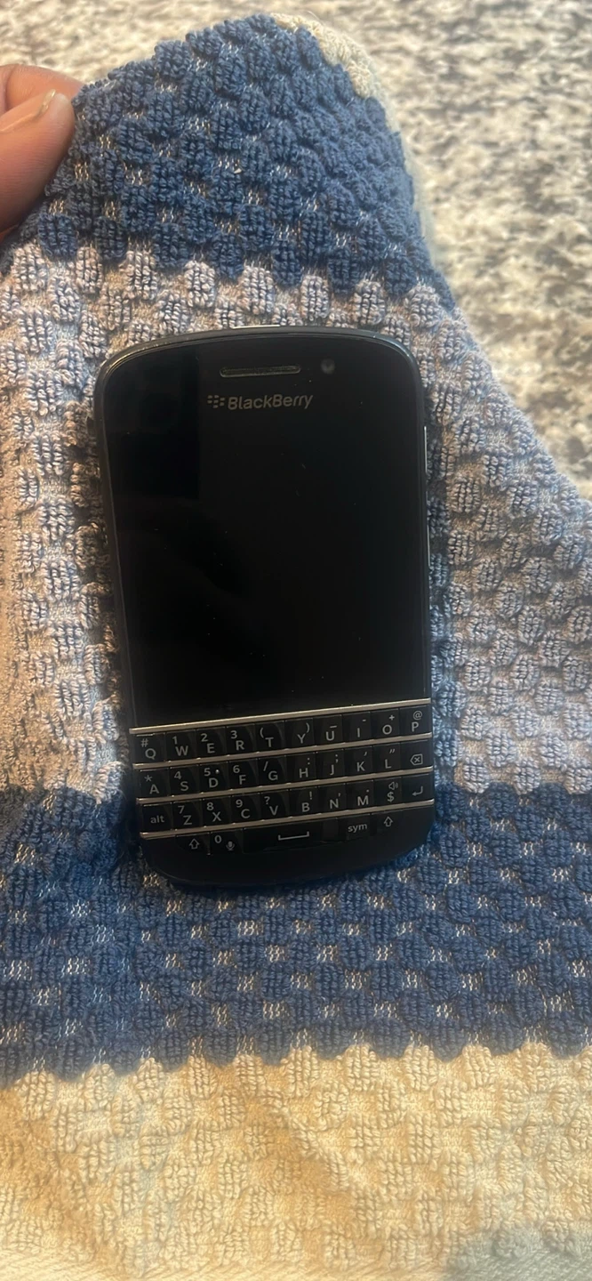 BlackBerry Q10 Smartphone