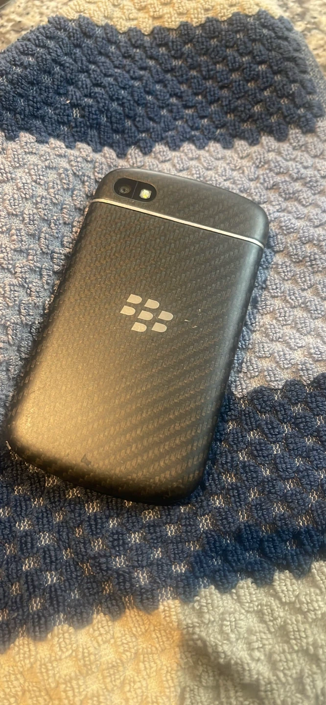 BlackBerry Q10 Smartphone - photo 2