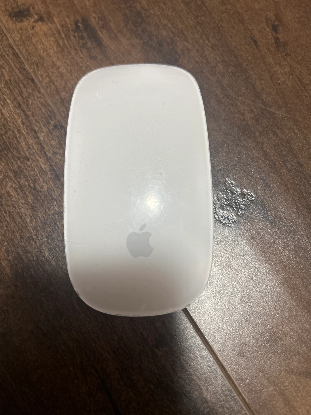 Apple desktop mouse chargeable
