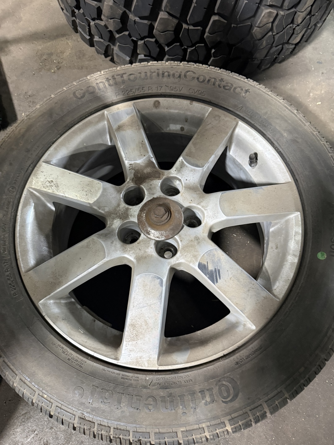 Continental ContiTouringContact Tire P225/55 R17 95V