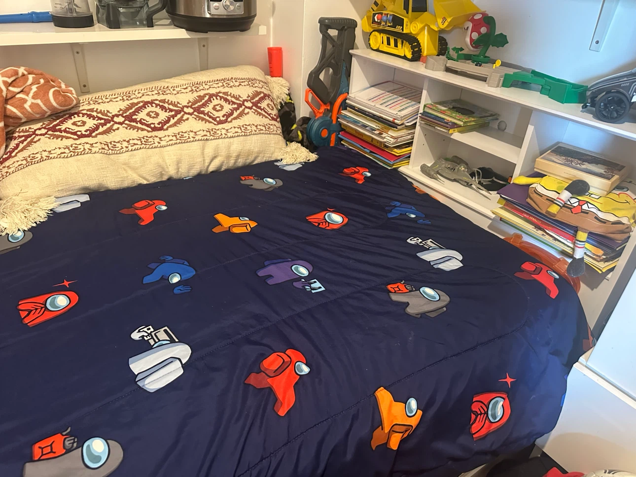Vendo cama  y cajoneras - photo 2
