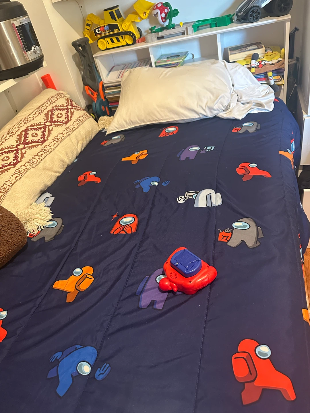 Vendo cama  y cajoneras - photo 3