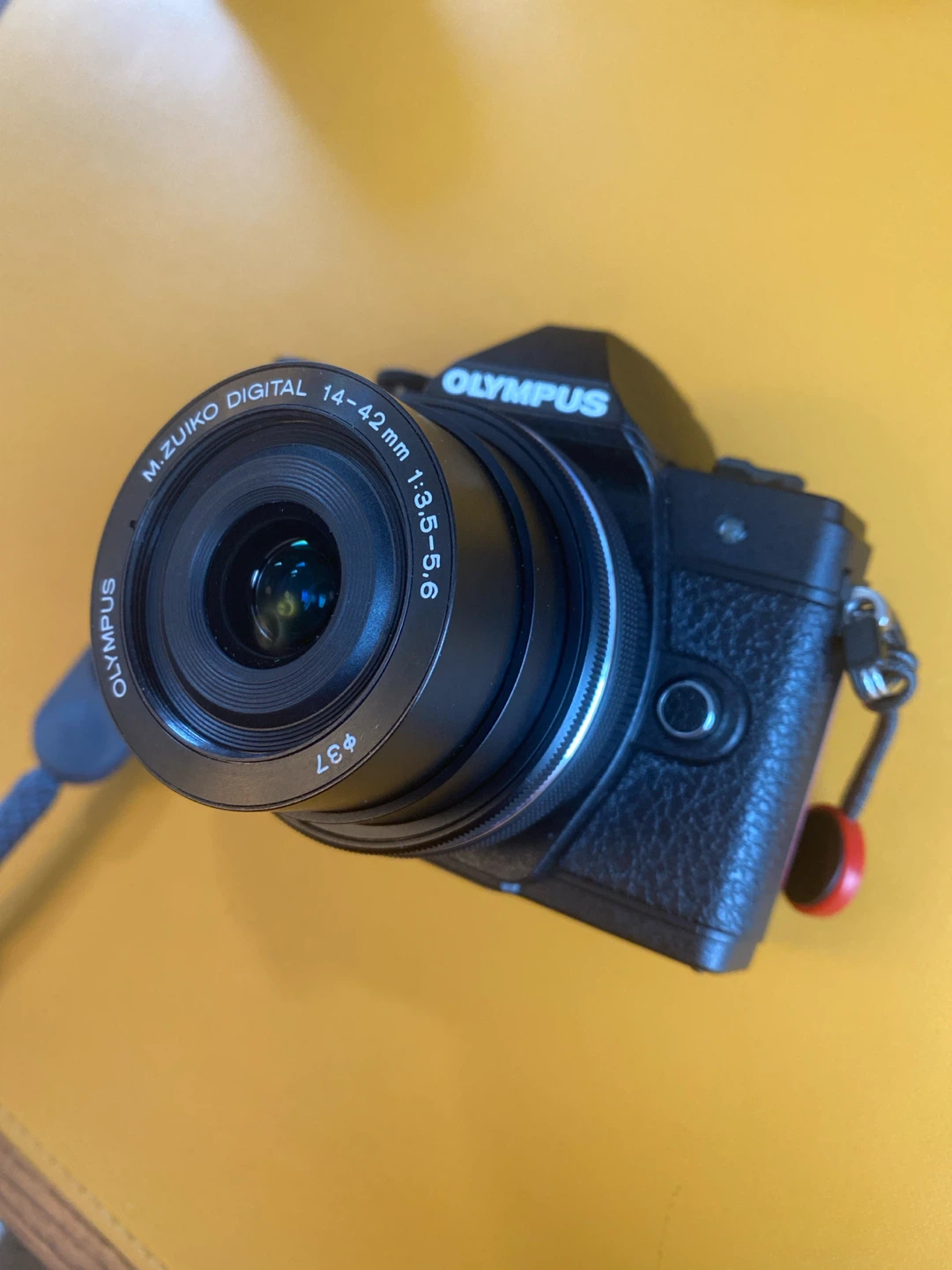 Olympus M43 14-42mm f/3.5-5.6 EZ Lens