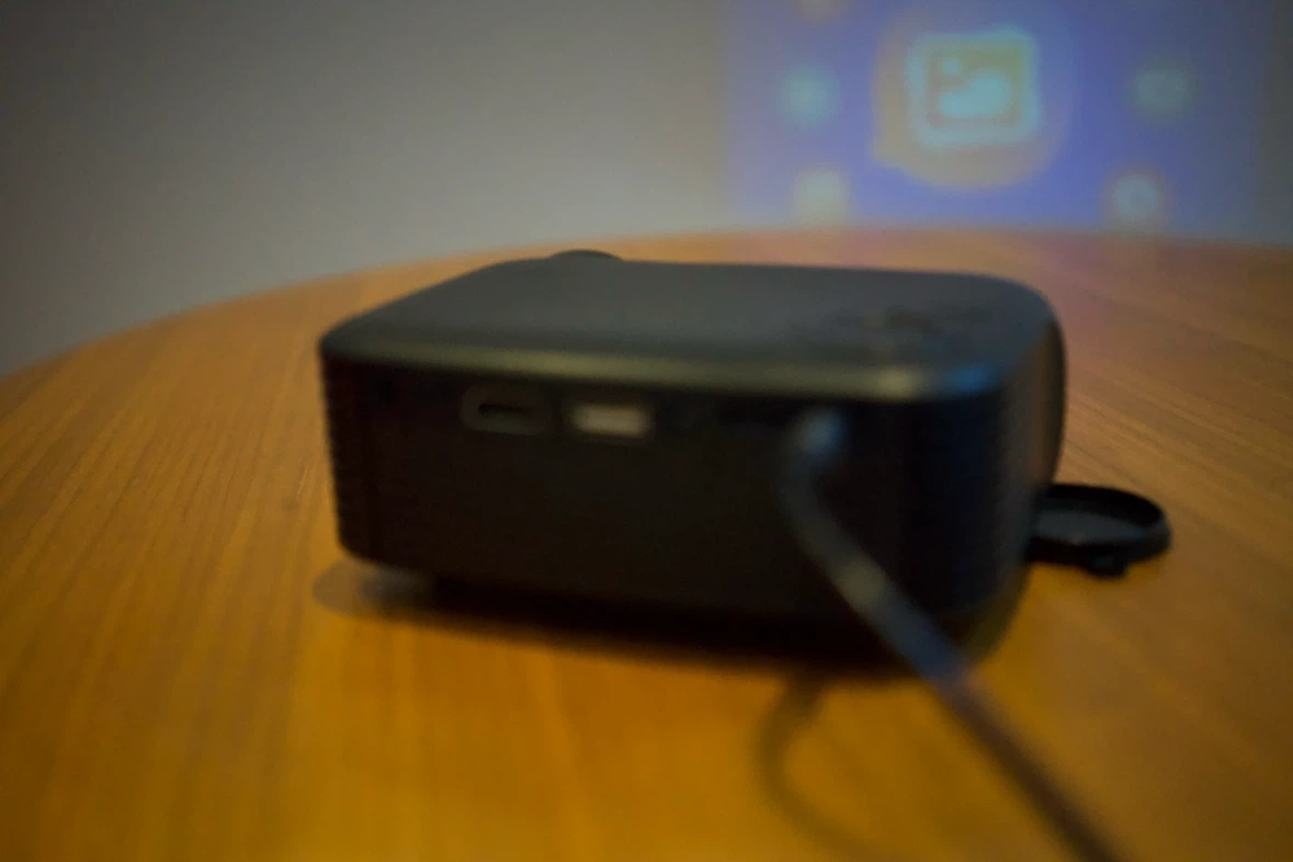 Black Portable Mini Projector - photo 4