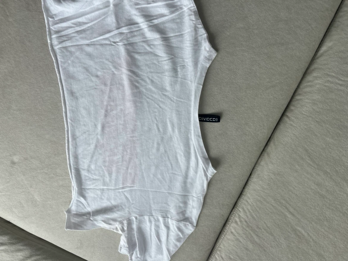 White H&M Divided "Empower Women" Cropped T-Shirt - photo 4