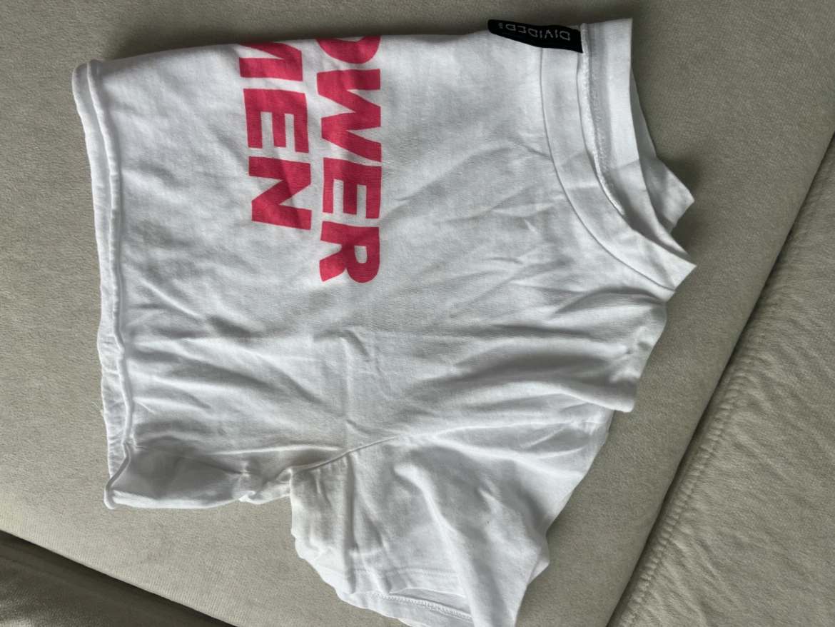 White H&M Divided "Empower Women" Cropped T-Shirt - photo 5