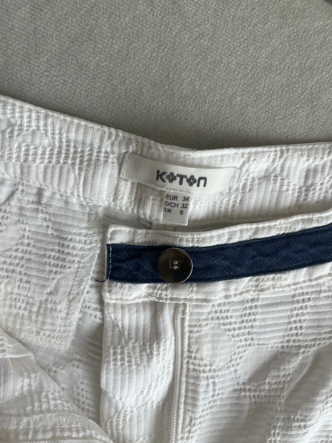 Koton White Textured Shorts Size UK 6 - photo 2