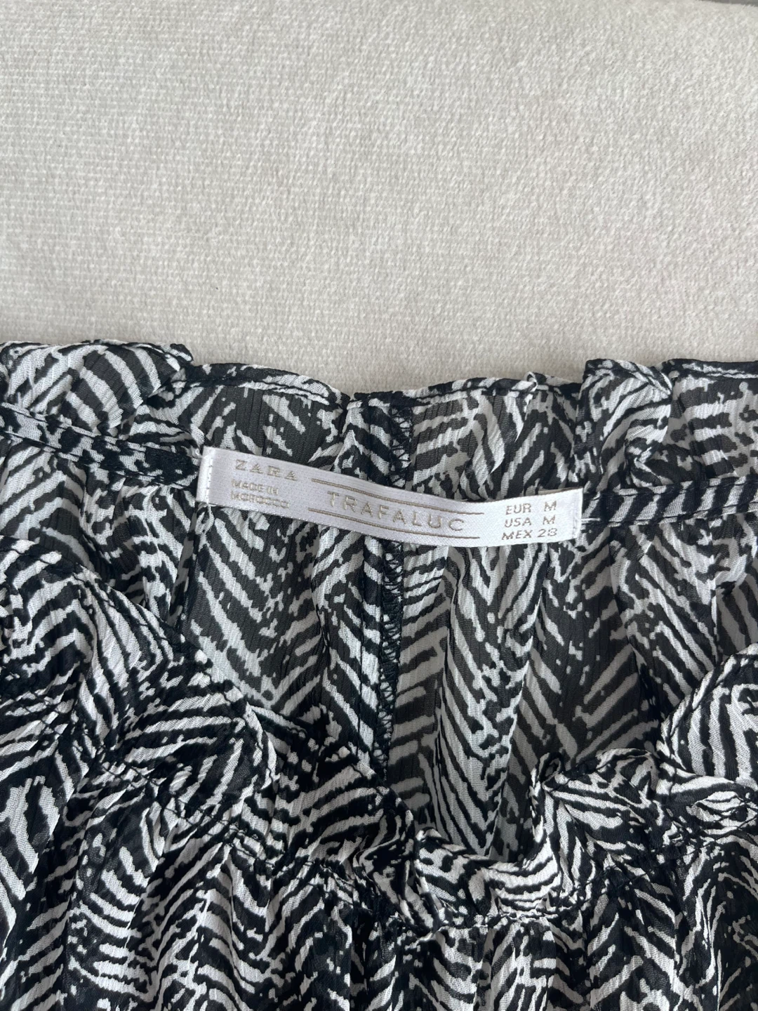 Zara Trafaluc Women's Black & White Pattern Cami Top - photo 2