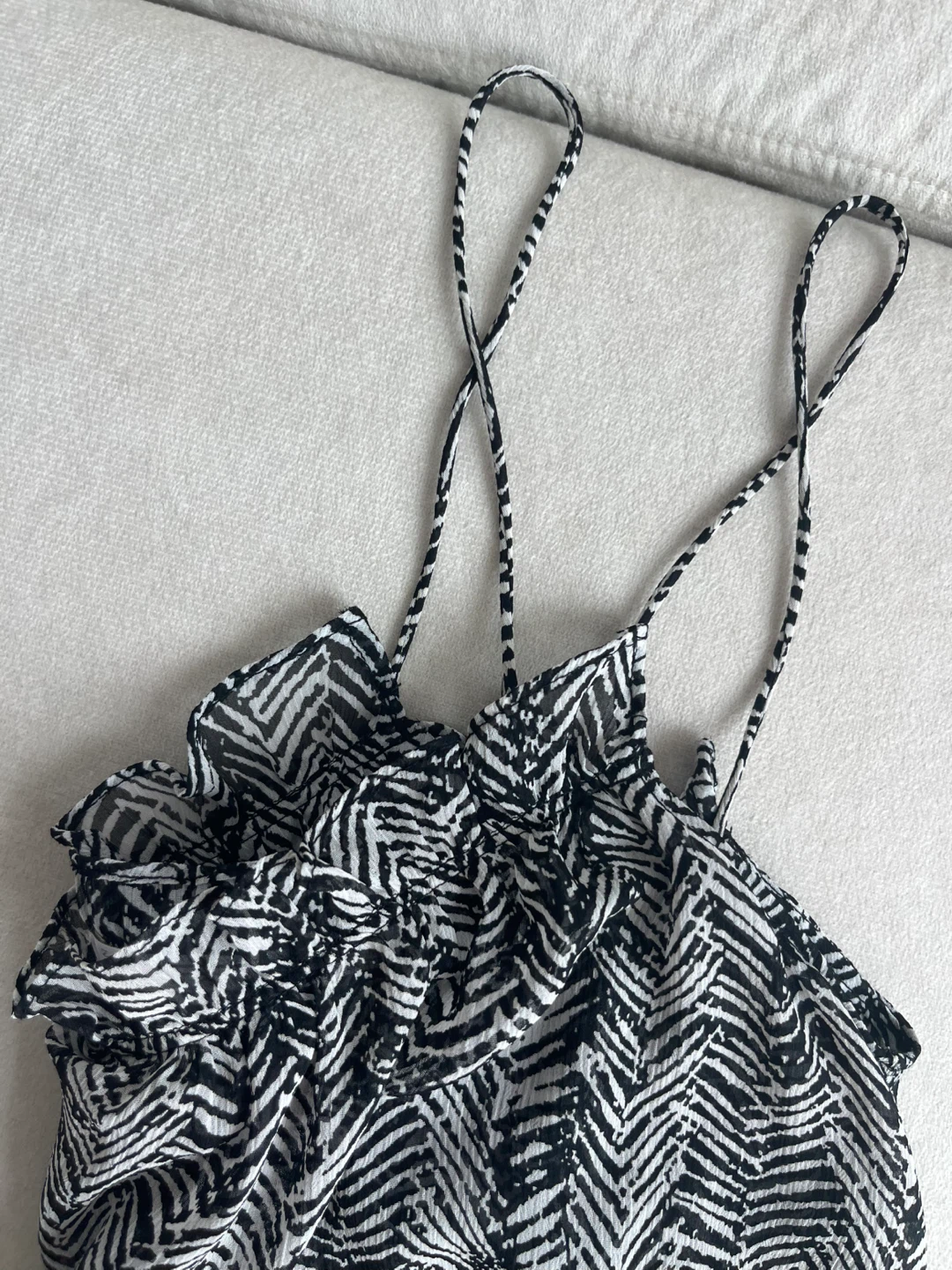Zara Trafaluc Women's Black & White Pattern Cami Top - photo 5