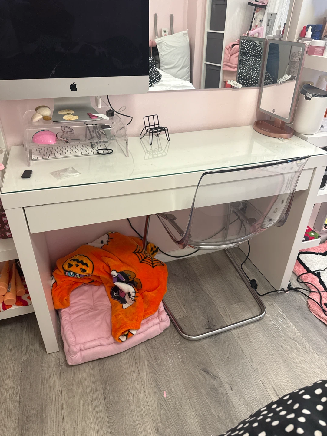 Malm desk for vanity or desktop - photo 3