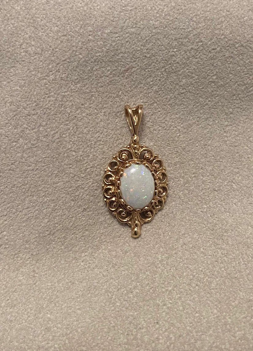 10k Yellow Gold Opal Pendant