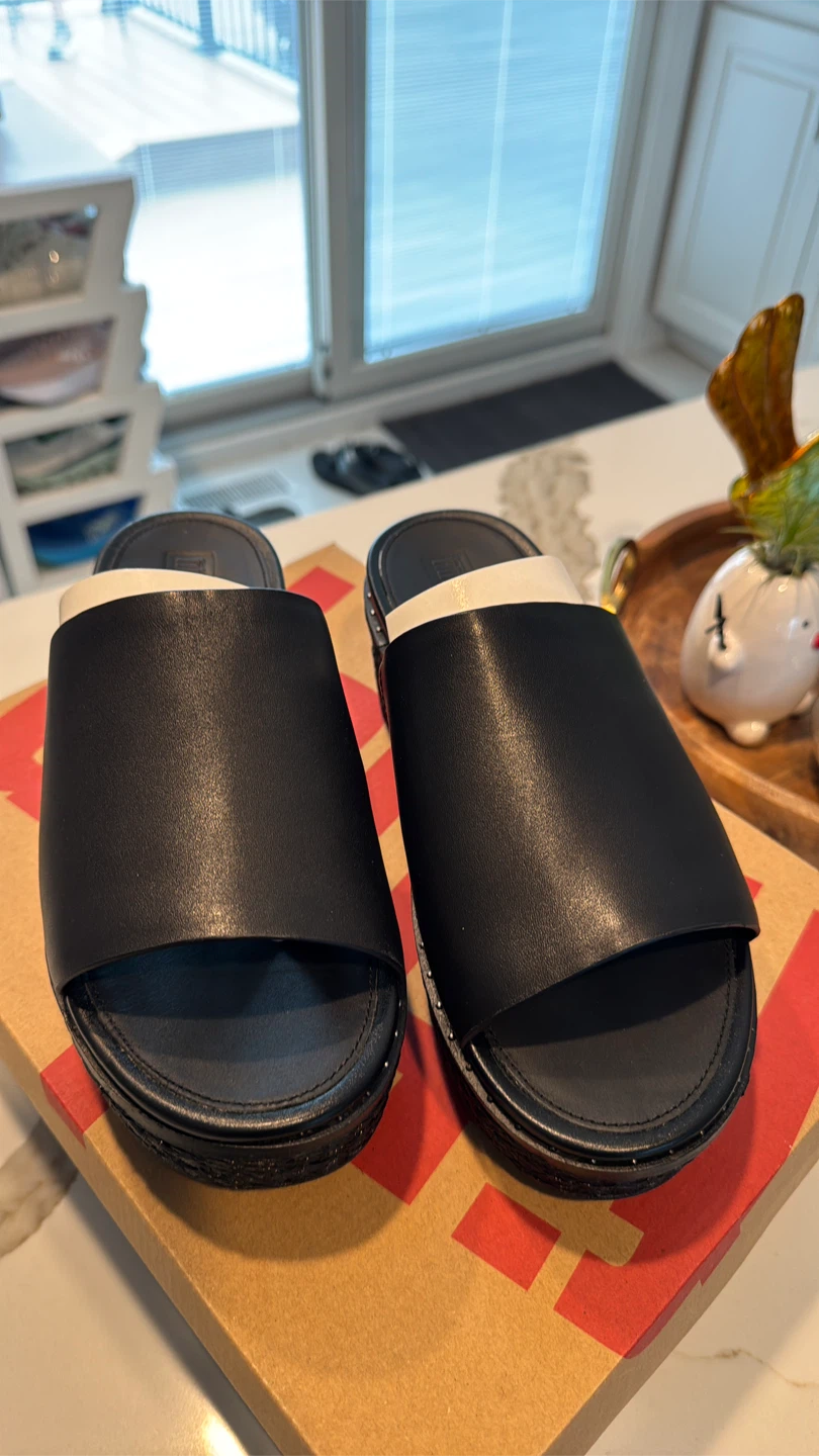 Fitflop Black Leather Wedge Sandals  Size US 7 - photo 4