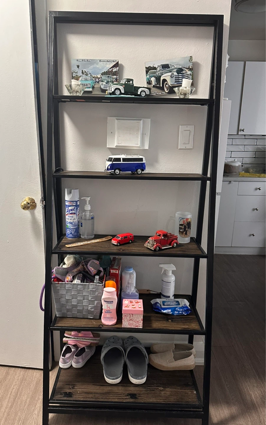 Ladder Bookshelf - photo 2