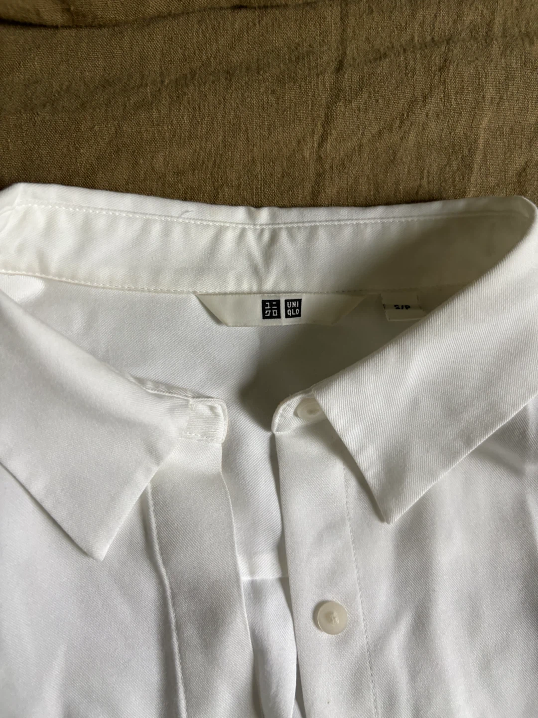 Uniqlo White Button-Up Shirt