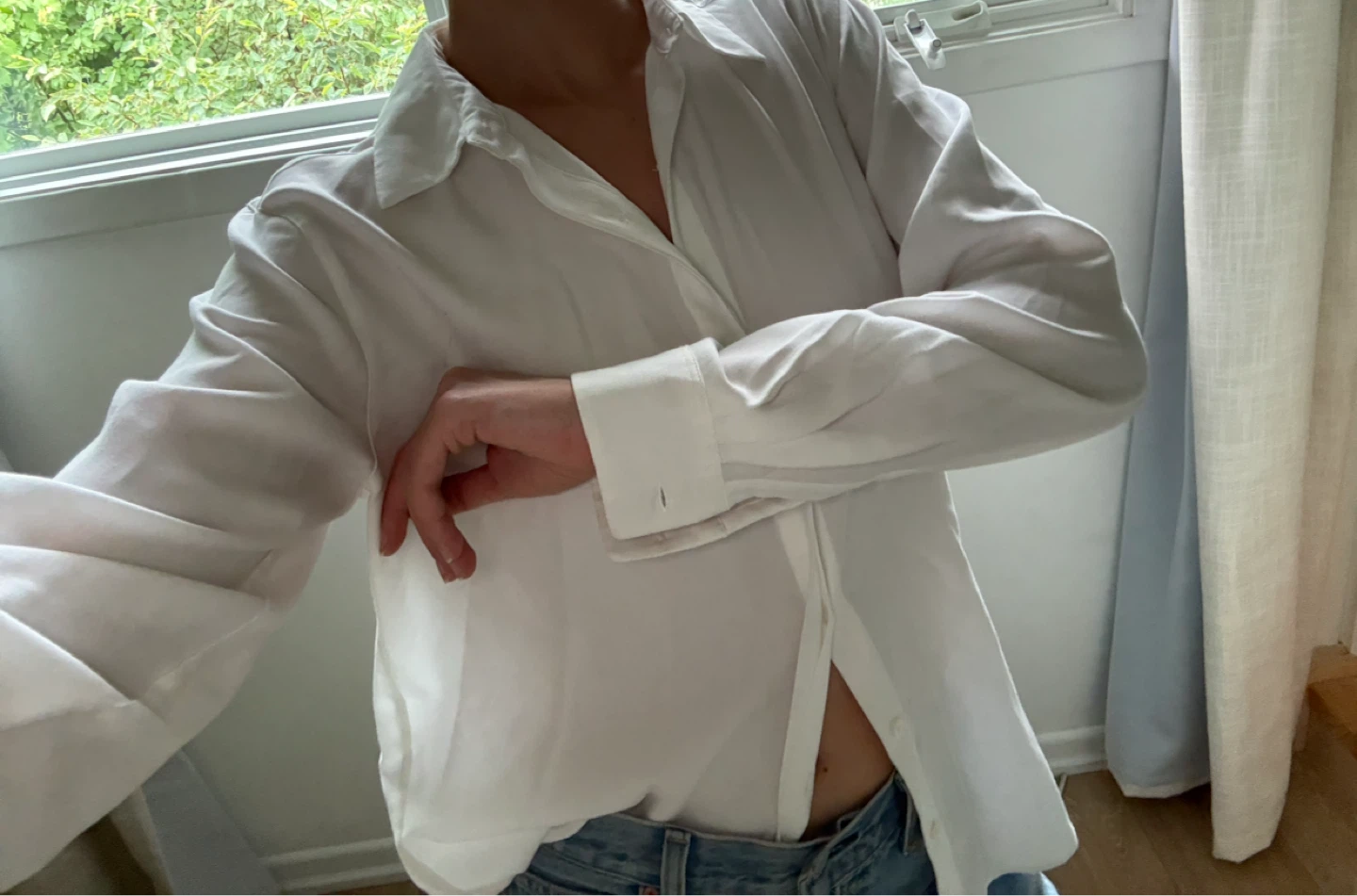 Uniqlo White Button-Up Shirt - photo 3